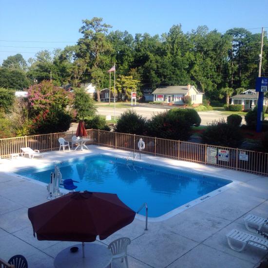 AmeriVu Inn and Suites – Wilmington