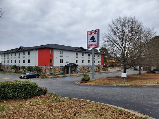 Little Rock Inn & Suites