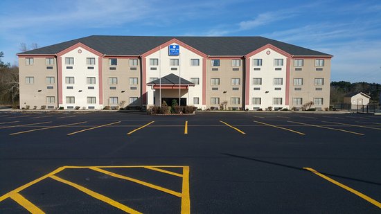 HiWay Inn Express Hotel & Suites of Broken Bow