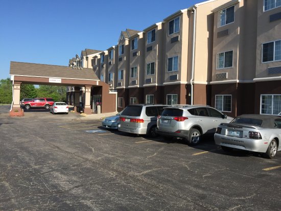 Microtel Inn & Suites by Wyndham Kansas City Airport
