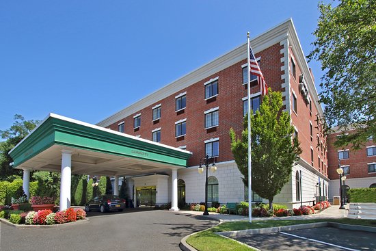 Hampton Inn & Suites Rockville Centre