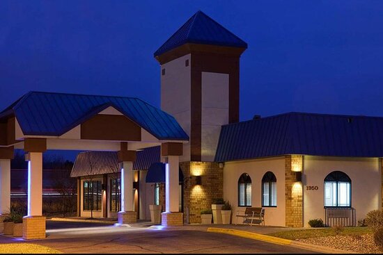 Norwood Inn & Suites Eagan