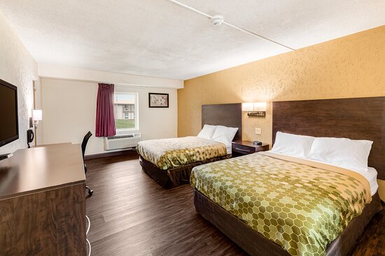 Econo Lodge Inn & Suites