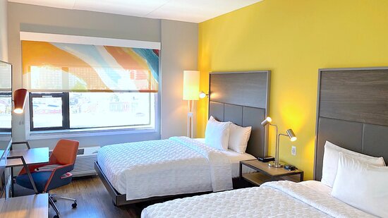 Tru by Hilton Baltimore Harbor East