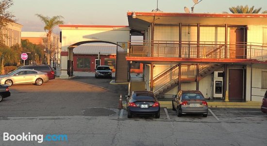 Lake Wire Inn