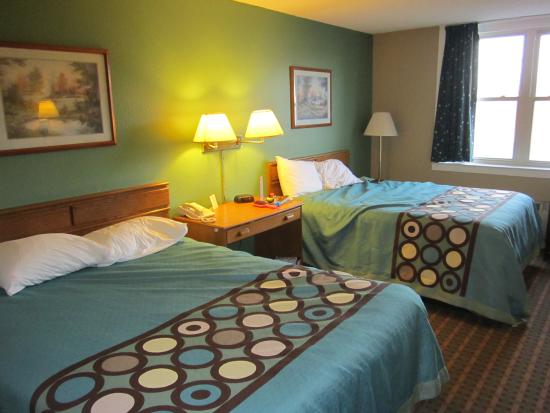 Super 8 by Wyndham Harrisburg Hershey West