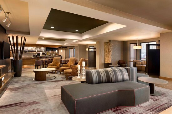 Courtyard By Marriott Bloomington Normal