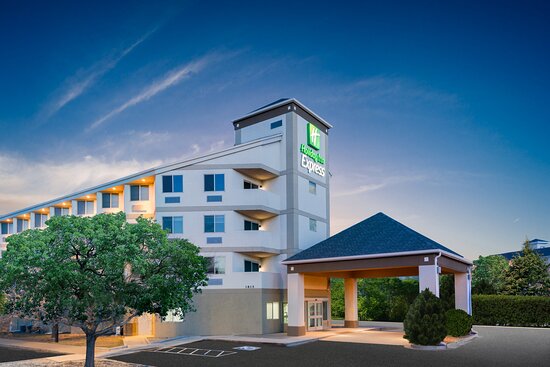 Holiday Inn Express & Suites Colorado Springs Airport by IHG