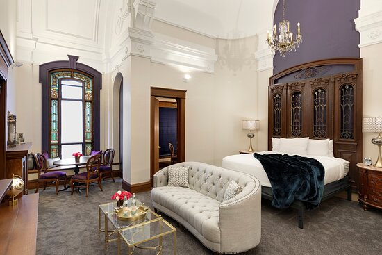 Celeste Of St Paul Hotel + Bar