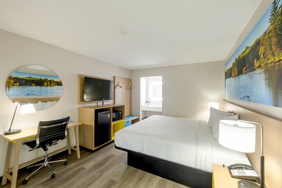 Days Inn & Suites By Wyndham Bossier City/casino Area