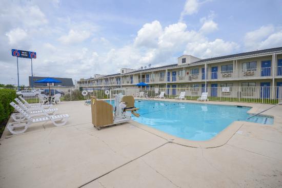Motel 6 Webster, TX - Houston - Nasa Lake