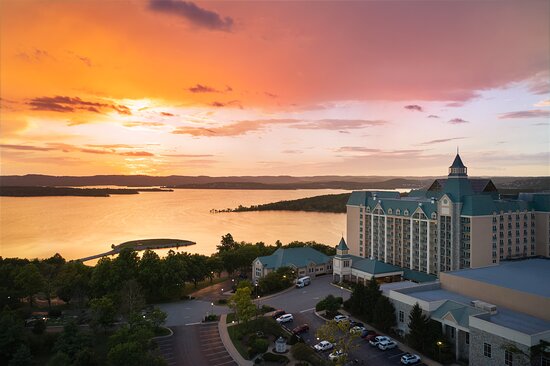 Chateau on the Lake Resort Spa & Convention Center