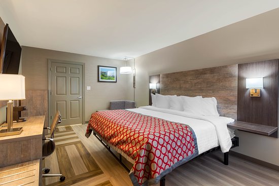 Days Inn & Suites by Wyndham Bowling Green