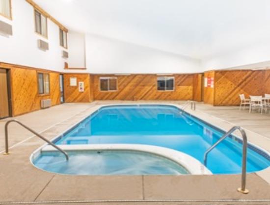 Super 8 by Wyndham Richfield Area