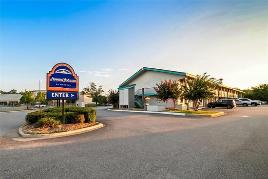 Howard Johnson by Wyndham Columbus Fort Benning