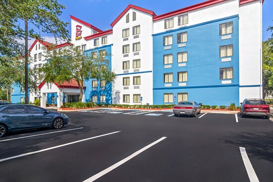 Red Roof Plus+ Jacksonville - Southpoint