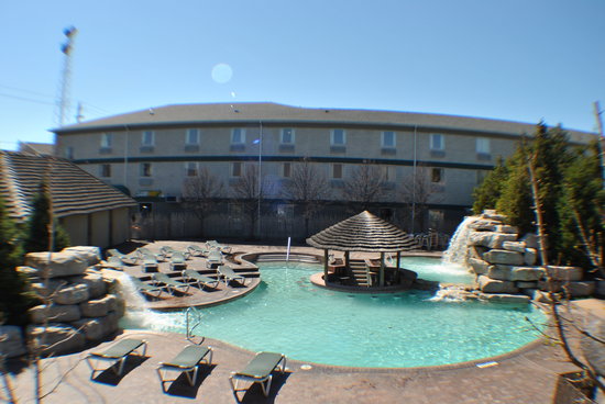 Commodore Resort
