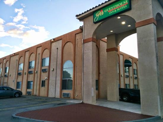 Econo Lodge Inn & Suites Albuquerque East I-40 Eubank Exit