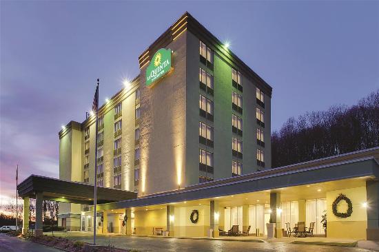 La Quinta Inn & Suites Pittsburgh North - McKnight