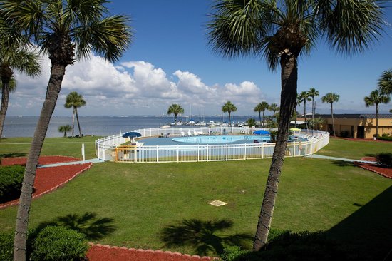 Quality Inn & Suites On The Bay Near Pensacola Beach