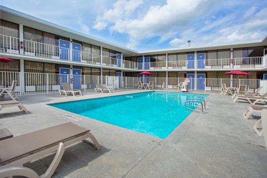 Motel 6 Baton Rouge Southeast