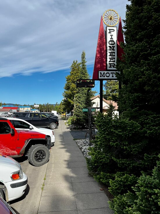 Pioneer Motel