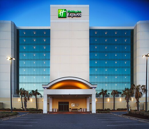 Holiday Inn Express & Suites Va Beach Oceanfront By IHG