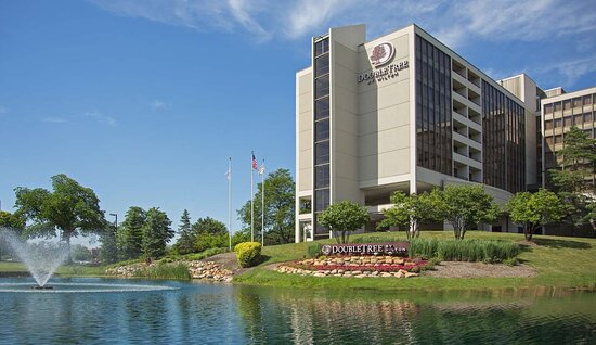 DoubleTree by Hilton Hotel Chicago - Oak Brook