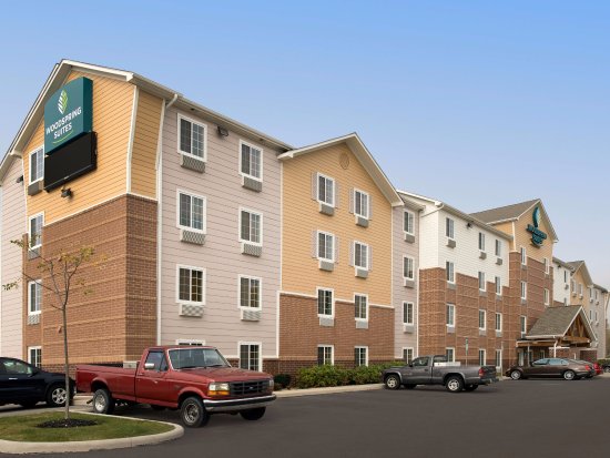 Extended Stay America Select Suites - Cleveland - Airport