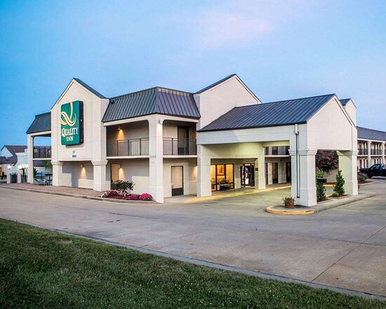 Quality Inn - US65 & East Battlefield Rd.