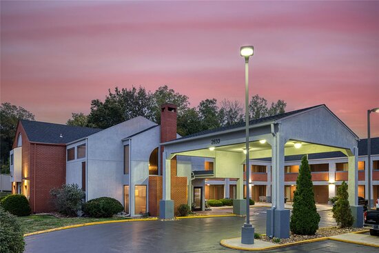 SureStay By Best Western Kansas City Country Inn North