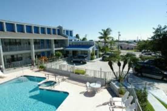 Dockside Inn & Resort