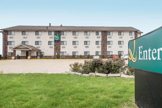 Quality Inn & Suites Bloomington I-55 and I-74