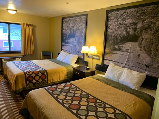 Super 8 by Wyndham Eau Claire WI