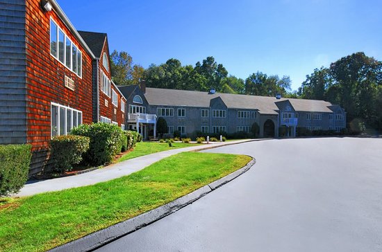 Gold Star Inn & Suites