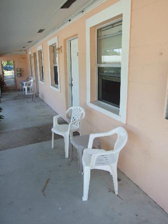 Paradise Bay Motel