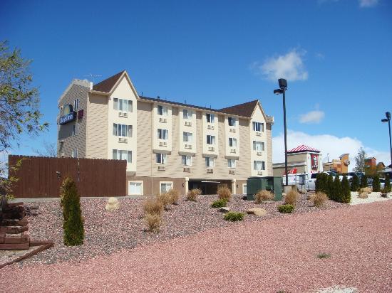 Days Inn by Wyndham Colorado Springs Air Force Academy