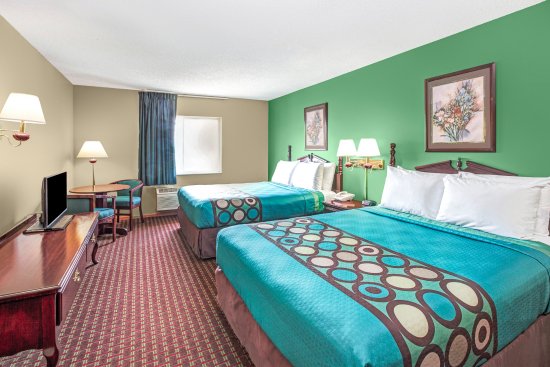 Super 8 by Wyndham McHenry