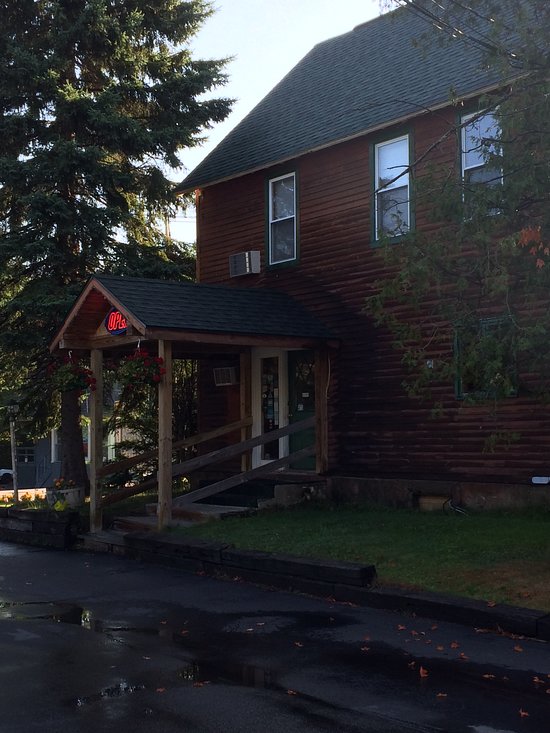 Maple Leaf Inn
