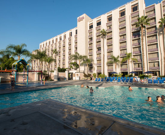Knott's Hotel
