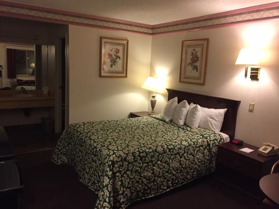Sunrise Motor Inn