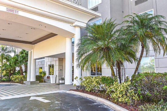 Holiday Inn Express & Suites Cocoa By IHG