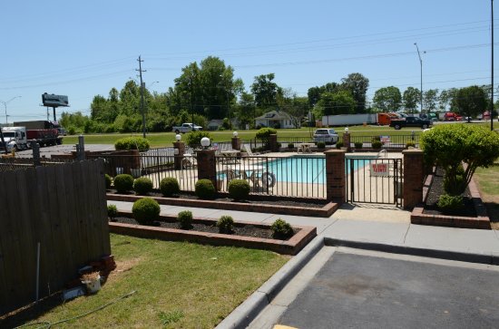 Travelers Inn & Suites - Memphis