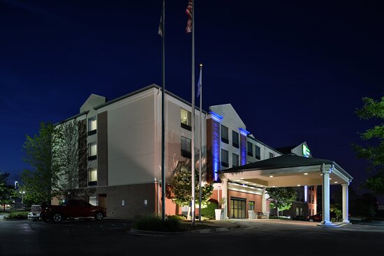 Holiday Inn Express & Suites Milwaukee-new Berlin By IHG