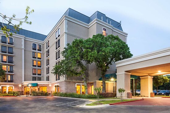 DoubleTree by Hilton Hotel Austin - University Area