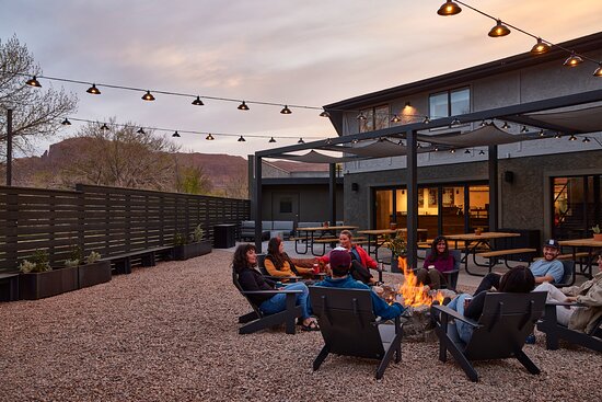 Slackline Moab, Outset Collection by Hilton