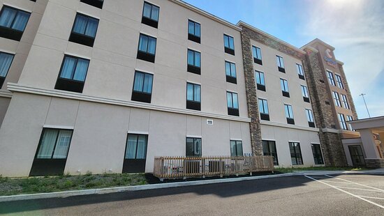 Comfort Suites