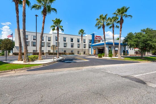 Hampton Inn & Suites Pensacola I-10 North at University Town Plaza