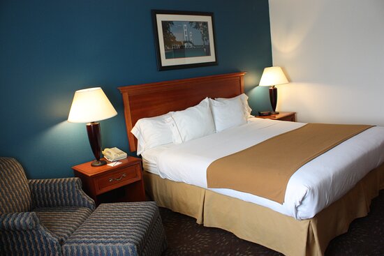 Holiday Inn Express Mackinaw City by IHG