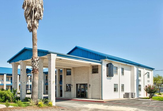 Super 8 by Wyndham Victoria TX